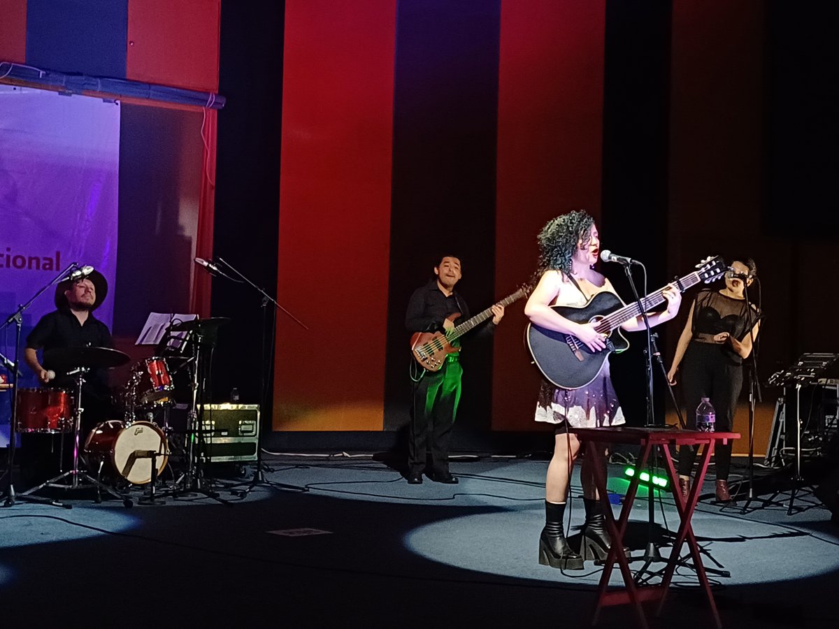 ¡Compartimos con ustedes estas fotografías del concierto de @EloVitMusic! ¡Muchas gracias por su participación! Esperemos que lo hayan disfrutado y muchas gracias a Elo Vit por haber aceptado la invitación de #RMI y compartir su talento con todos ustedes🎶😁.