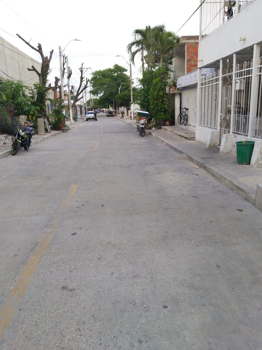 PDA_Atlantico's tweet photo. #ElPoloInforma 📢

🟡Desde el concejo de Barranquilla los cabildantes del Polo Democrático Alternativo Recer Lee Perez Torrez y Antonio Bohórquez Collazos han logrado la pavimentación de 188 calles en Barranquilla. 

@Recerleeperez @AntonioBohrquez 
Aquí te contamos 
⬇️ https://t.co/SaB4wleVFj