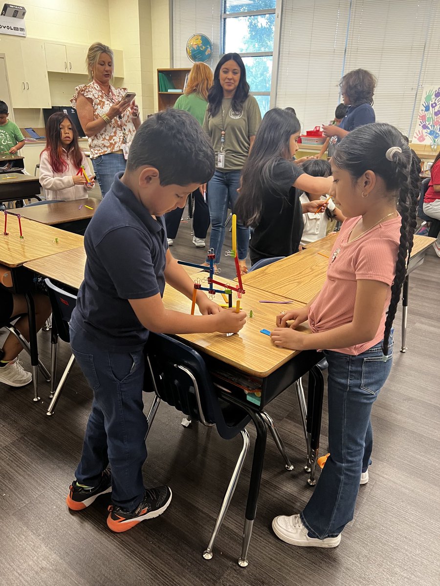SpringValleyEl's tweet image. It’s STEAM Day ⁦@SpringValleyEl⁩