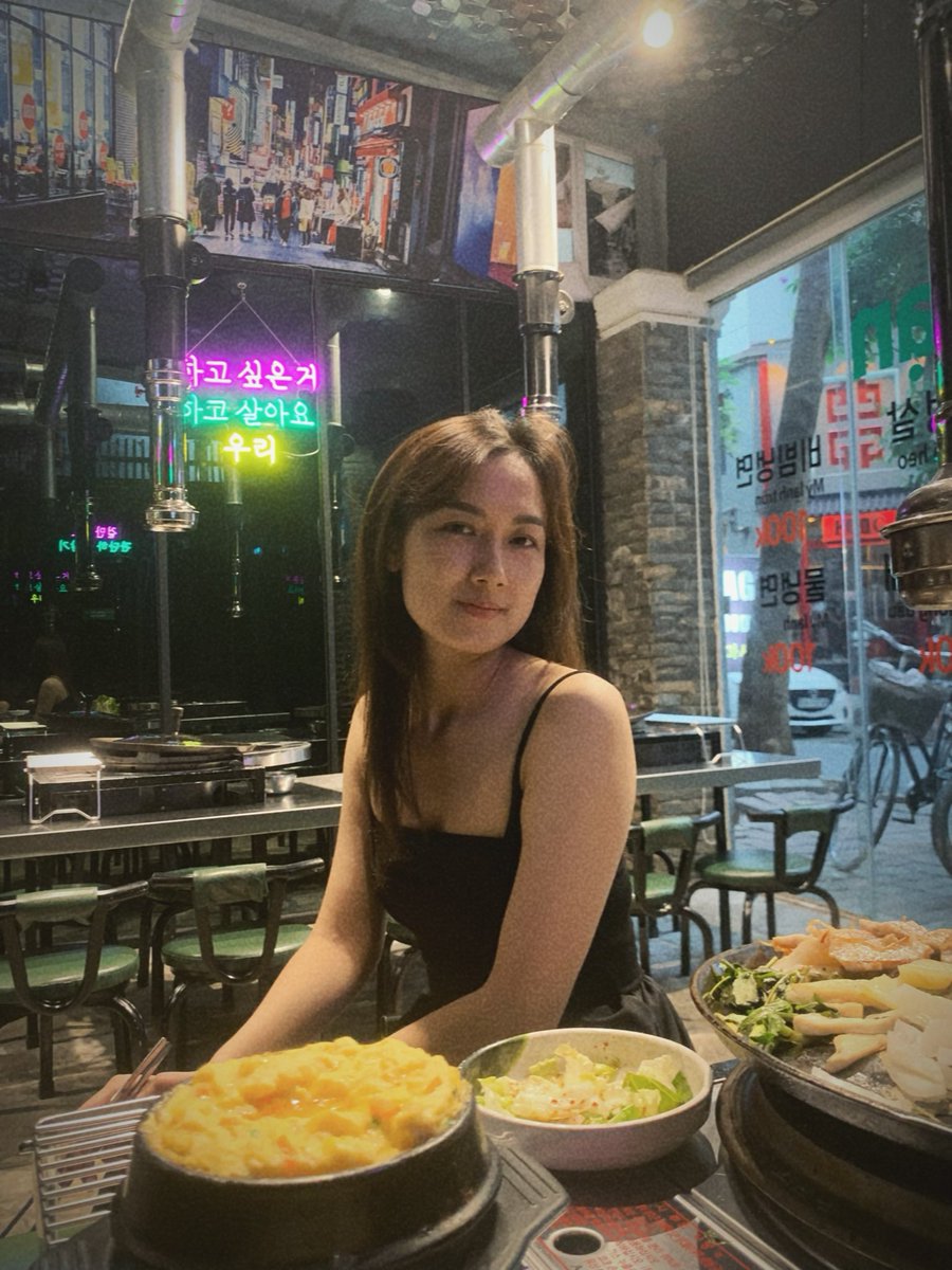 Rung1218's tweet photo. Tiệm thịt nướng ở Hoàng Ngân này ngon xỉu mà rẻ, chủ người Hàn lun nha https://t.co/yObOQqEUl8