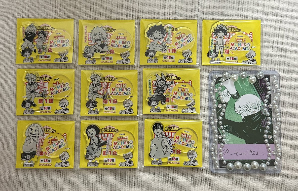 _tun_1023's tweet photo. 【交換】
僕のヒーローアカデミア ヒロアカ アクリルminiフィギュア コレクション缶バッチ プチ

譲)お写真

求)どちらも同種 轟焦凍
缶バッチは赤ちゃん優先

○郵送交換

難しいかと思いますがお声掛けお願いいたします。 https://t.co/H3gf5lGFSO