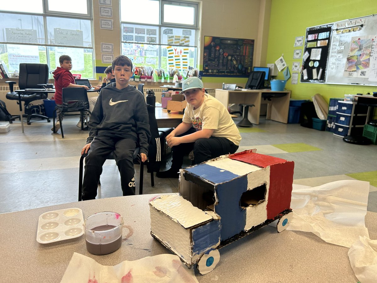 HDDawe's tweet image. Working on a little  French culture project! @BrooksideInt  #makersbemaking #designandcreate #frenchcukture #foodtruck