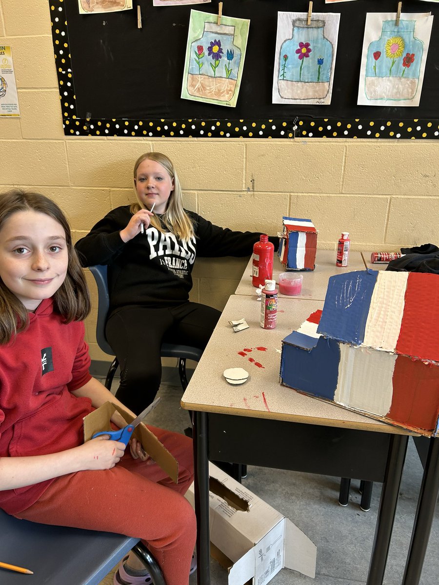 HDDawe's tweet image. Working on a little  French culture project! @BrooksideInt  #makersbemaking #designandcreate #frenchcukture #foodtruck