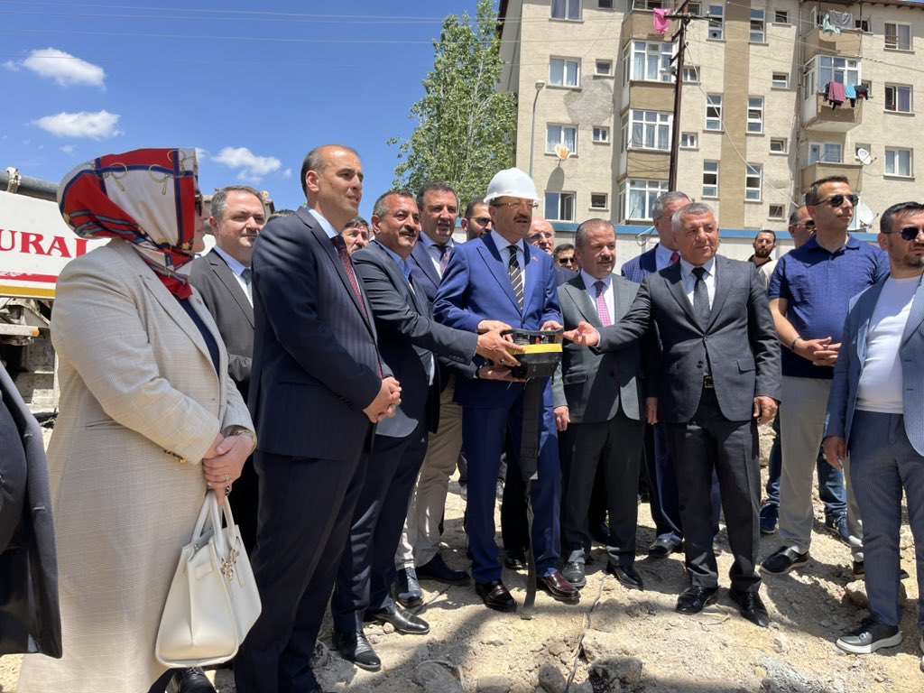 eipek06's tweet photo. Altındağ Belediye Başkanımız @DrVeyselTiryaki ve Yönetim Kurulumuz ile birlikte bölgemizin seçkin  müteahhitlerinden yönetim kurulu üyemiz sn Neslibey Kocaman Bey’in temel atma ve mevlid-i şerif törenine katılım sağlayarak hayırlı olsun dileklerimizi ilettik bölgemizdeki değişim ve dönüşümün mimarı Belediye Başkanımıza sonsuz teşekkürlerimizi sunarız.