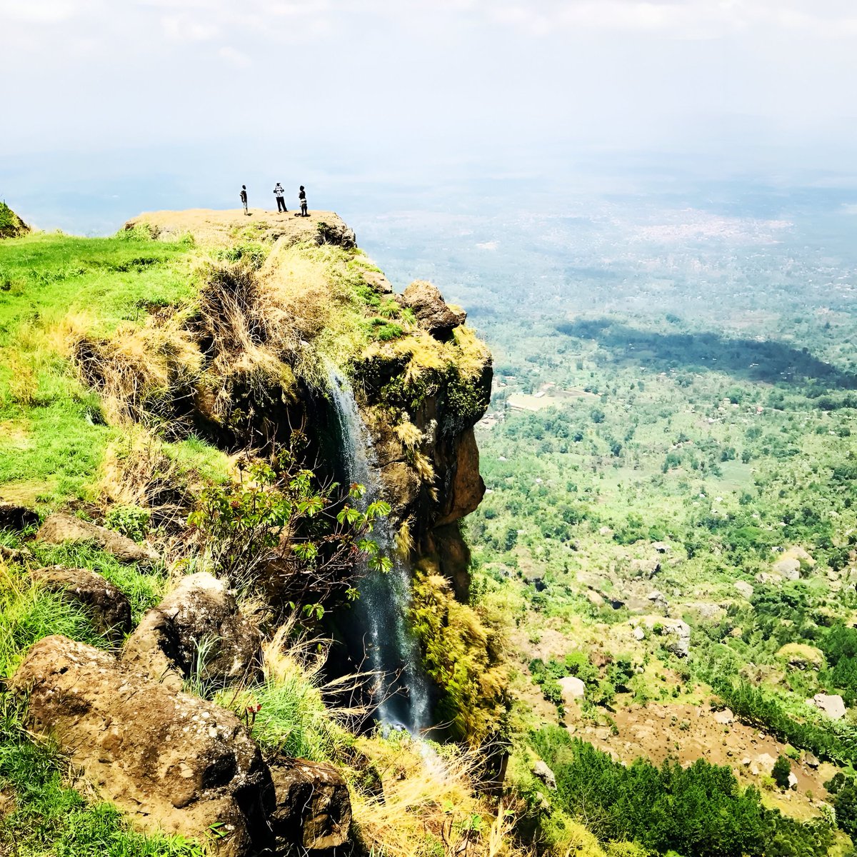MountElgon2's tweet photo. Local folklore claims that if you throw a stone into Nabuyonga stream, a thunderstorm will strike before you leave. Click here for details https://t.co/RxY8ZNnOrK #nyabuyongastream #nyabuyongastreaminmountelgonnationalpark #mountelgonnationalparlk #mountelgonnationalparksafaris https://t.co/4hBMgUWhY6