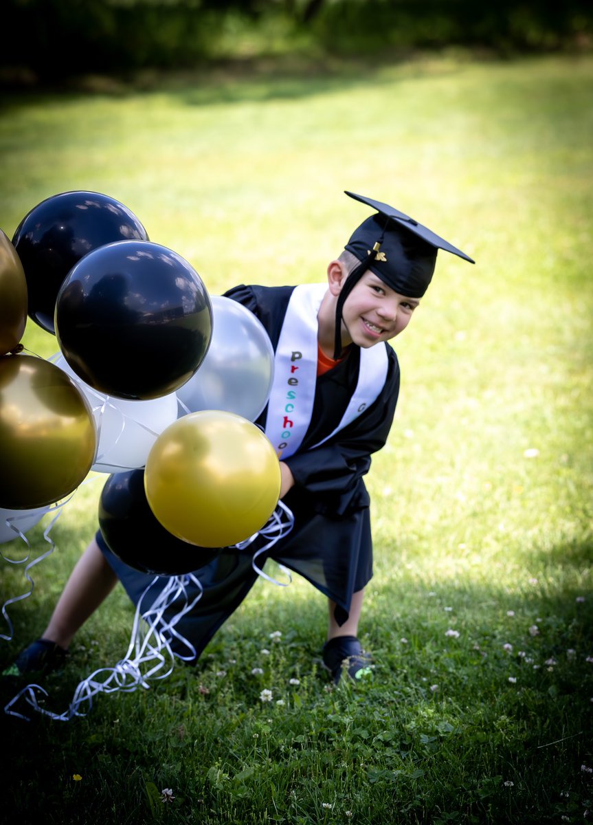 afans10's tweet photo. Gatlin graduates tonight! Watch out Kindergarten!! He’s a stinker!! https://t.co/mpJv2zapCm