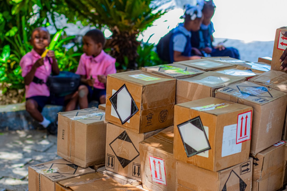 UnlockingCMTY's tweet image. Our team in Haiti delivered essential medical supplies, including hand sanitizers, to schools, churches, hospitals, and the prison in Hinche.

Many thanks to all those who continue to support our work in Haiti.  

#Communitysupport   #Givingback #Healthandsafety #spreadlove