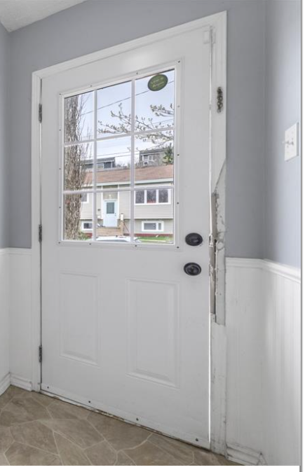 The... Door...

What was there no lockbox and the photographer just kicked the door in?  lol

#RealEstateFailPhotoOfTheDay