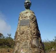 El Pico Turquino es el punto de mayor altitud de la isla de Cuba, allí fue ubicado el 21 de mayo de 1953, un busto de José Martí, a 100 años de su natalicio. IPUEvelioDanielVillavicencio @DMEQuemado @CubaMined @EducacionPreuniversitaria @TenemosMemoria @SiPorCuba @CubaVive