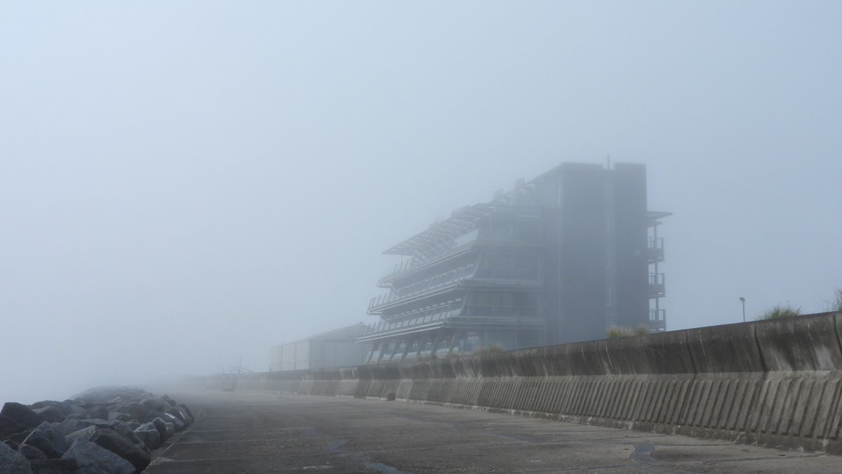 Atmospheric views on the Sea Wall North Lowestoft in the fog at Lowestoft this morning.
@bbcweather 
@BBCWthrWatchers 
@Lowweather 
@itvweather 
#Lowestoft