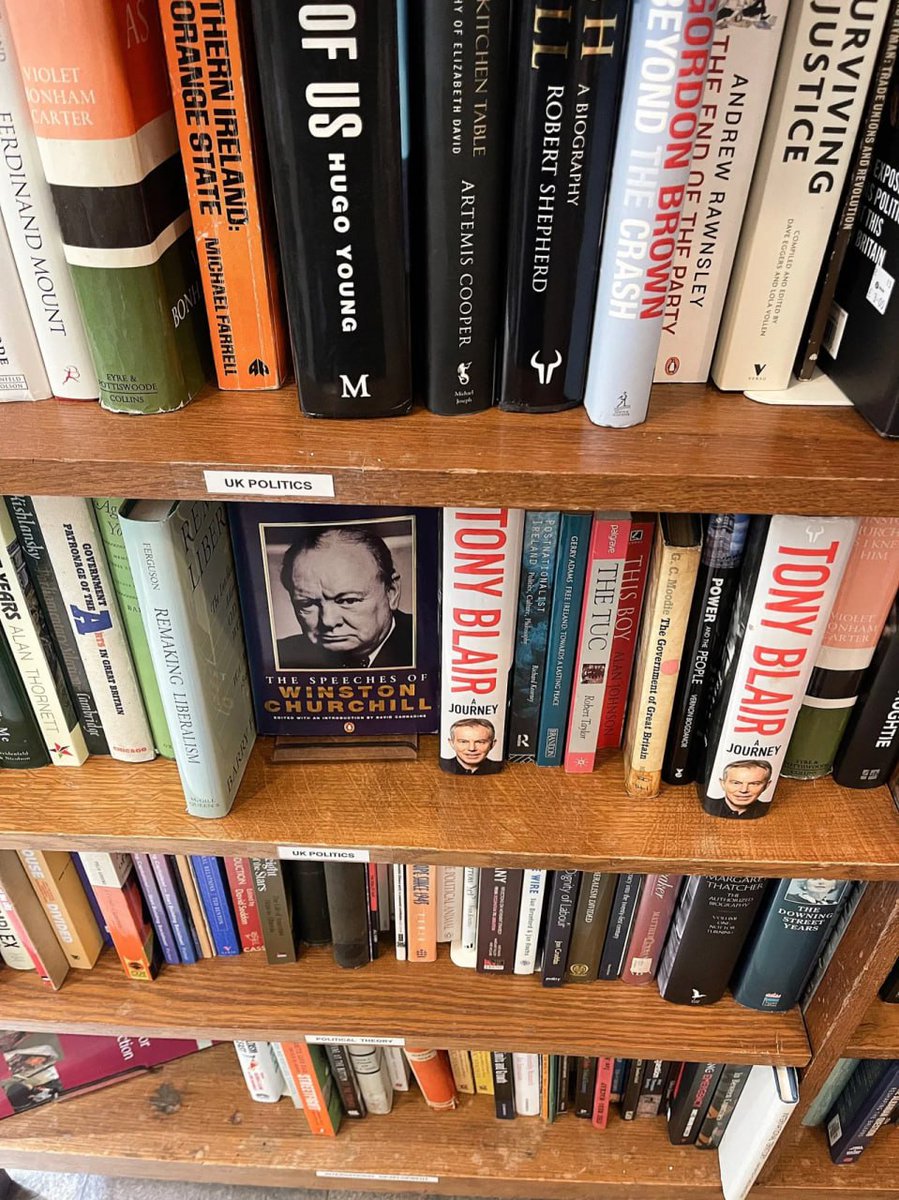 cline713's tweet photo. Thousands of second-hand academic books on subjects ranging from political history to art and music  📚📖 https://t.co/Y7zHyXipxY