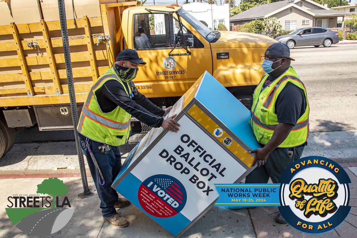 BSSLosAngeles's tweet photo. Sure, StreetsLA is known for filling potholes & trimming trees, but hereโs something surprising: We also permit special events across @LACity
Farmers markets, block parties, community fairs โ you name it, we help make it happen.
See you next time!
#NPWW #MadeYaLook
@LACityDPW https://t.co/XxBI3GKd9g