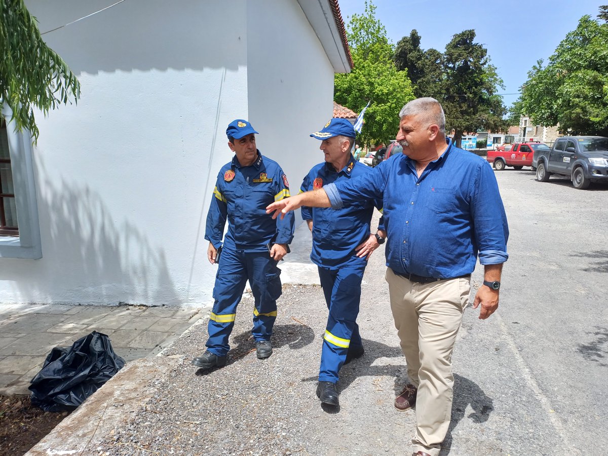 DimosNPiliou's tweet photo. Επίσκεψη εργασίας Περιφερειακού Διοικητή Πυροσβεστικής Θεσσαλίας στον Δήμαρχο Νοτίου Πηλίου @mmitzicos @pyrosvestiki #MunicipalitySouthPelion #DimosNotiouPiliou #pyroprostasia #askisi https://t.co/pN6WLcYJT7 https://t.co/LfVsenguDK