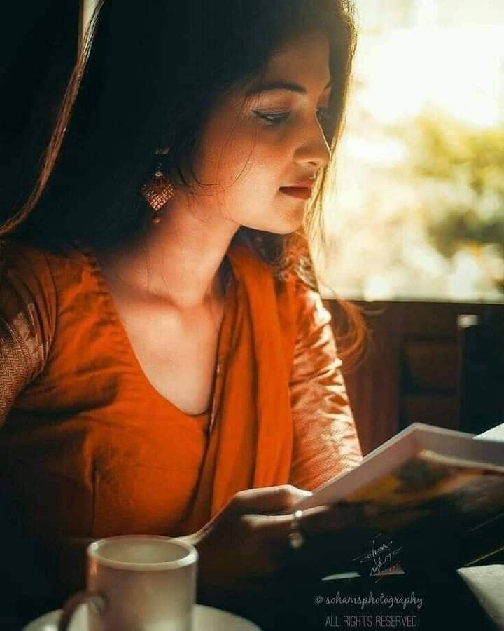 A M N A✨ tweet media