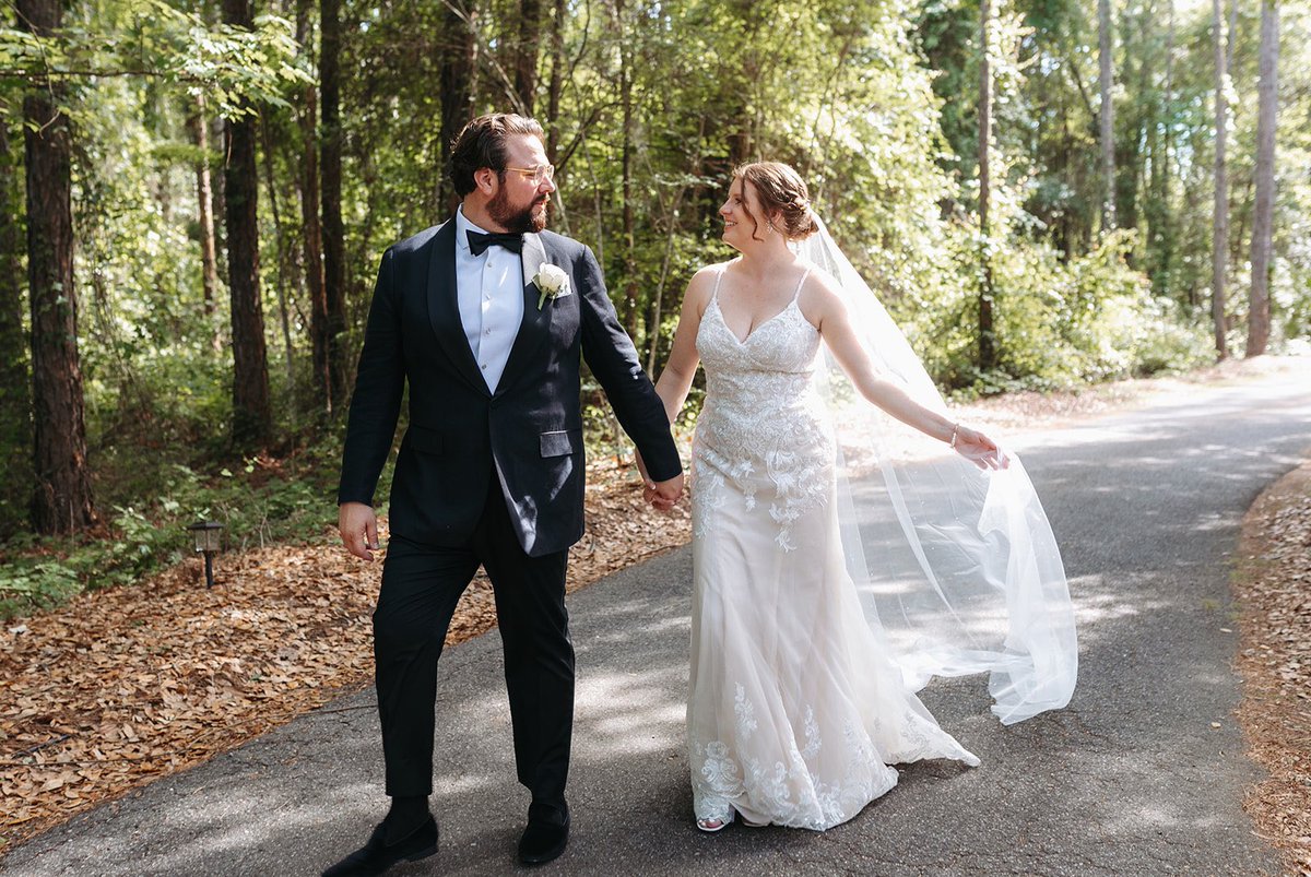 CaileyMyersFL's tweet photo. It’s Mrs. Myers now!! 💍🥰 https://t.co/uQ0oS5MvsC