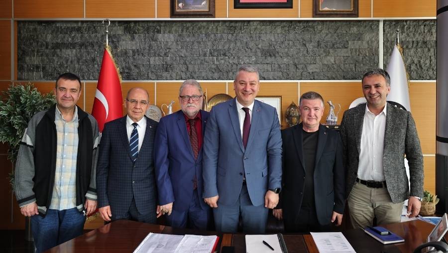 SGC’den Çelik’e ziyaret: Sakarya Gazeteciler Cemiyeti Başkanı Sezai Matur ve yönetim kurulu üyeleri 31 Mart seçimlerinde Serdivan Belediye Başkanlığı’na seçilen Osman Çelik’i makamında… 

The post SGC’den Çelik’e ziyaret first appeared on Sakarya… dlvr.it/T79z0j