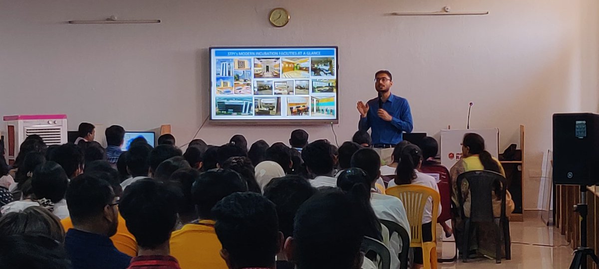 STPI organized an outreach program on CHUNAUTI9.0 under #NGIS at Jharkhand Rai University, Ranchi and encouraged the students, researchers, and #Startups to be part #Innovation - Growth Story spearheaded by @STPIIndia #STPIOutreach #STPIBeyondMetros @ITDept_JH @JhRaiUniv