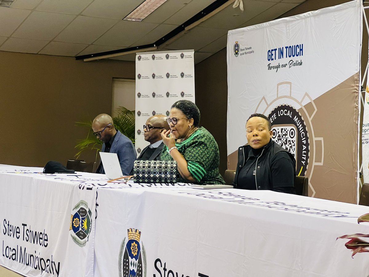 DSBD_SA's tweet image. The Deputy Minister for DSBD, Ms Dipuo Peters is joined by the Deputy Minister of Defence and Military Veterans, Mr Thabang Makwetla today to handover working material and equipment to informal SMMEs at Kwazamokuhle in Hendrina, Mpumalanga.
#IMEDP #DSBDUpliftingInformalSMMEs