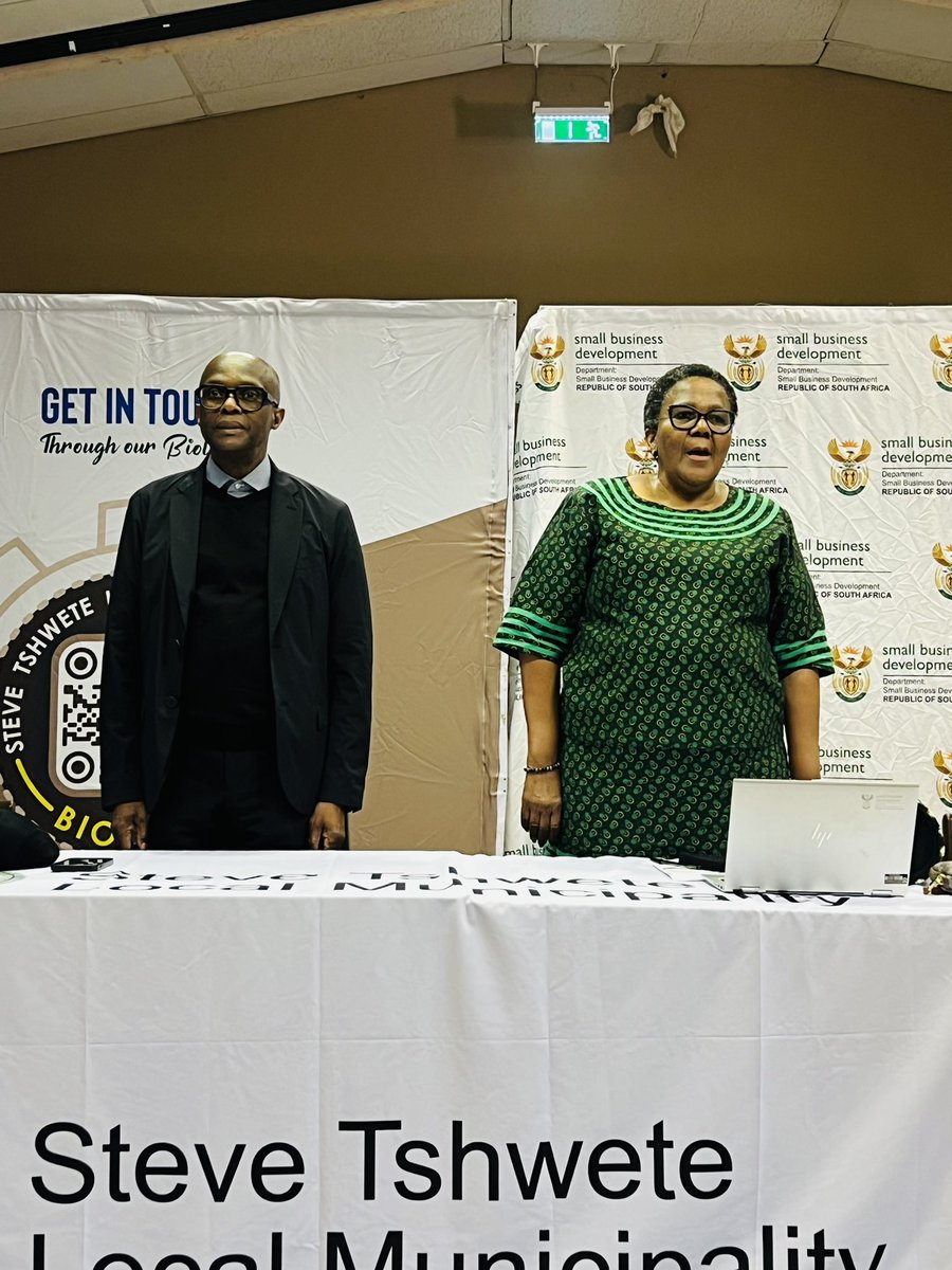DSBD_SA's tweet image. The Deputy Minister for DSBD, Ms Dipuo Peters is joined by the Deputy Minister of Defence and Military Veterans, Mr Thabang Makwetla today to handover working material and equipment to informal SMMEs at Kwazamokuhle in Hendrina, Mpumalanga.
#IMEDP #DSBDUpliftingInformalSMMEs