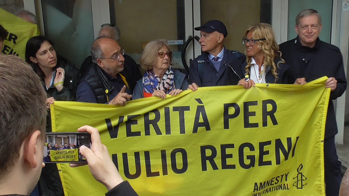 21 maggio 2024
piazzale Clodio
#GiulioFaCose
#tortura
#8annisenzaGiulio
#partnerineludibile 
Verità per Giulio Regeni #giulioregeni
#veritapergiulioregeni #truthaboutgiulioregeni #justiceforgiulio 
@AlSisiofficial
@Palazzo_Chigi
@SenatoStampa
@Montecitorio
@minGiustizia
@ItalyMFA