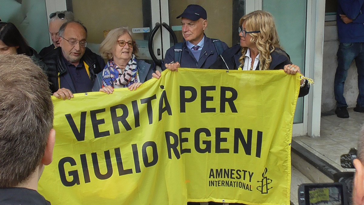 21 maggio 2024
piazzale Clodio
#GiulioFaCose
#tortura
#8annisenzaGiulio
#partnerineludibile 
Verità per Giulio Regeni #giulioregeni
#veritapergiulioregeni #truthaboutgiulioregeni #justiceforgiulio 
@AlSisiofficial
@Palazzo_Chigi
@SenatoStampa
@Montecitorio
@minGiustizia
@ItalyMFA