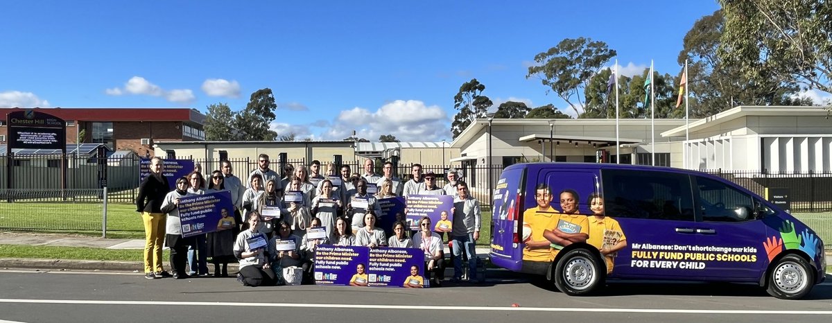 What a great crowd at Chester Hill High School! 🤩 These principals, teachers and support staff work extraordinarily hard to give our kids the best education possible. @AlboMP needs to back them by fully funding public schools now! #auspol