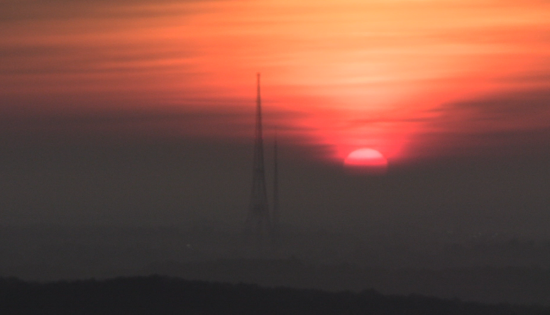 The sun is already up and the day ahead looks great. Warm and sunny. Today DC's average low reached 60° today and will stay above 60° all the way into late September. Our average high reaches 80░ next week. @nbcwashington