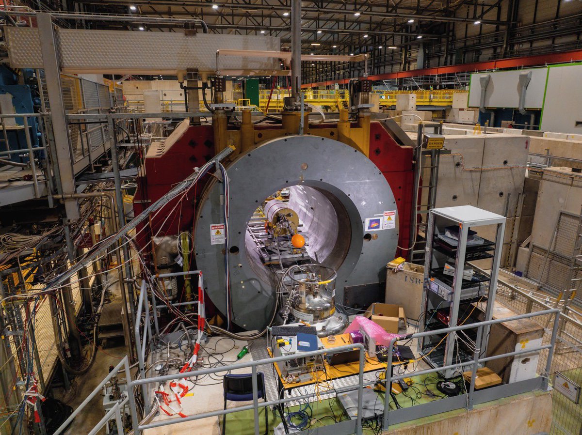 CERN's tweet image. Here we see a prototype of MADMAX, placed in a big, cylindrical magnet at CERN’s largest experimental area, the North Area.

In February and March this year, the two new prototypes of MADMAX came into action to collect physics data at room temperature and, for the first time, at…