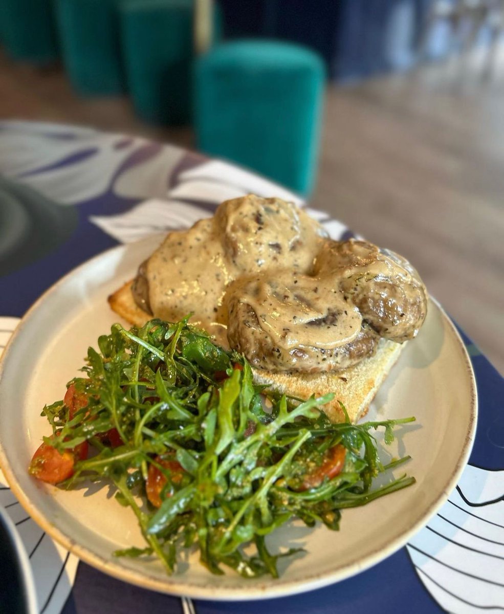 HemingwaysBar's tweet image. A brunch that's Instagram worthy? Yes please!

What better way to enjoy your weekend than with our 90 minute bottomless cocktails &amp;amp; prosecco brunch this Saturday and Sunday! Walk ins also welcome!

📲 bit.ly/3OEnqes 

#Wimbledon