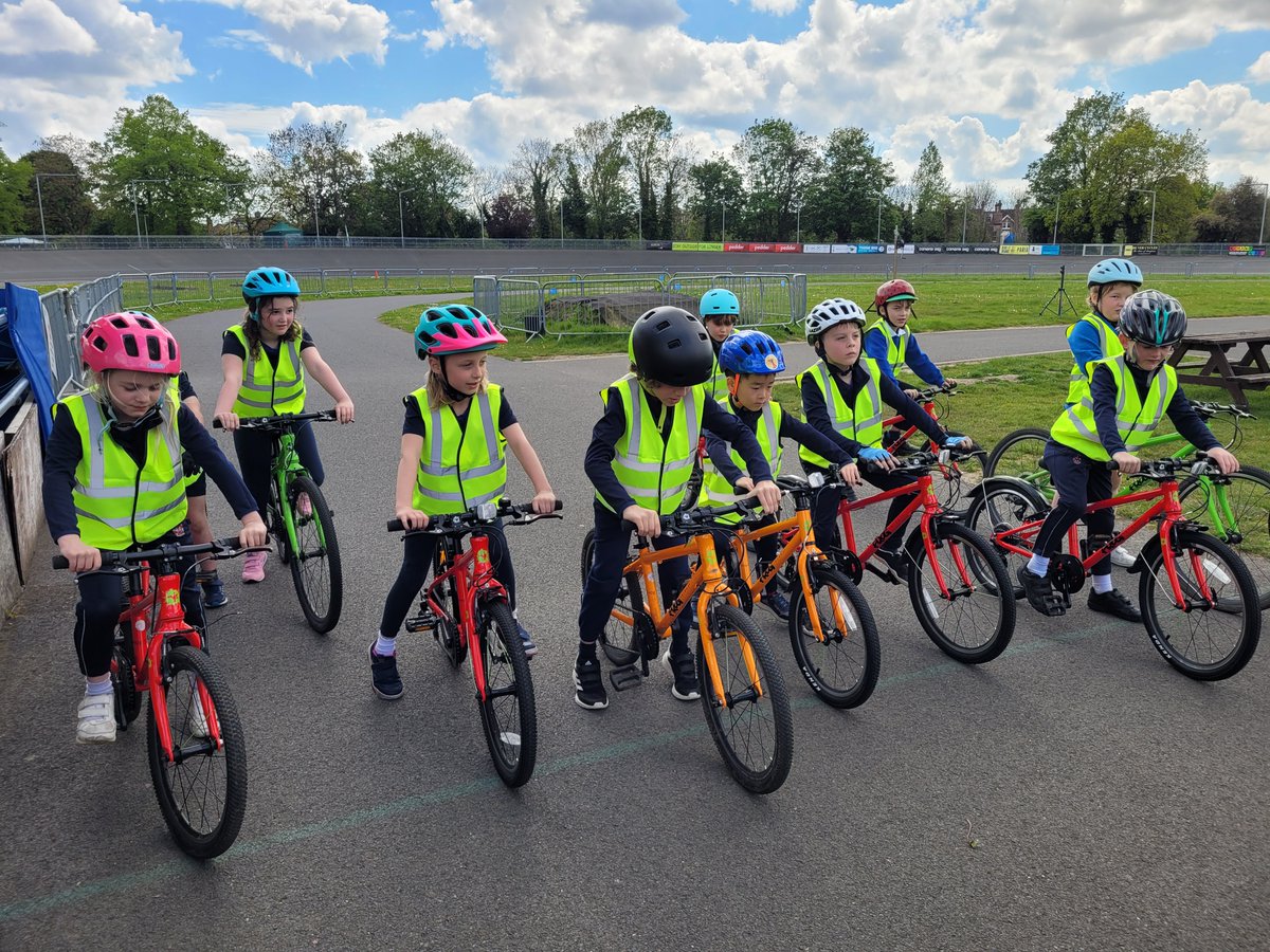 Well done Year 2 who honed their cycling skills at the Herne Hill Velodrome. Every skill level from beginner to confident was examined as the children were expertly coached through several activities that tested their speed, endurance, control & road awareness @hernehillvelodrome