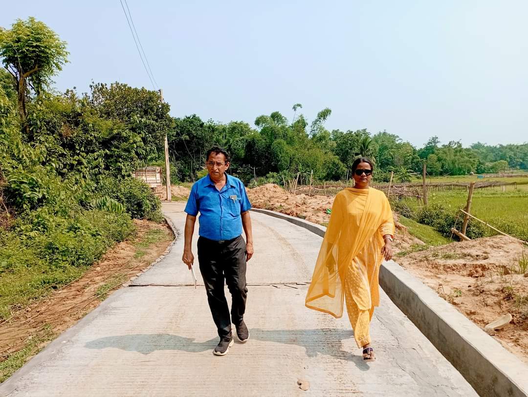 ChhandaDebbarma's tweet photo. #বিশালগড়_আর_ডি_ব্লক! 
আজ বিশালগড় বিধানসভার চন্দ্রনগর গ্রাম-পঞ্চায়েতের অন্তর্গত নবনির্মিত সি.সি রোডের কাজ পরিদর্শন করি। 

#CCROAD https://t.co/YPcVK9pSkO