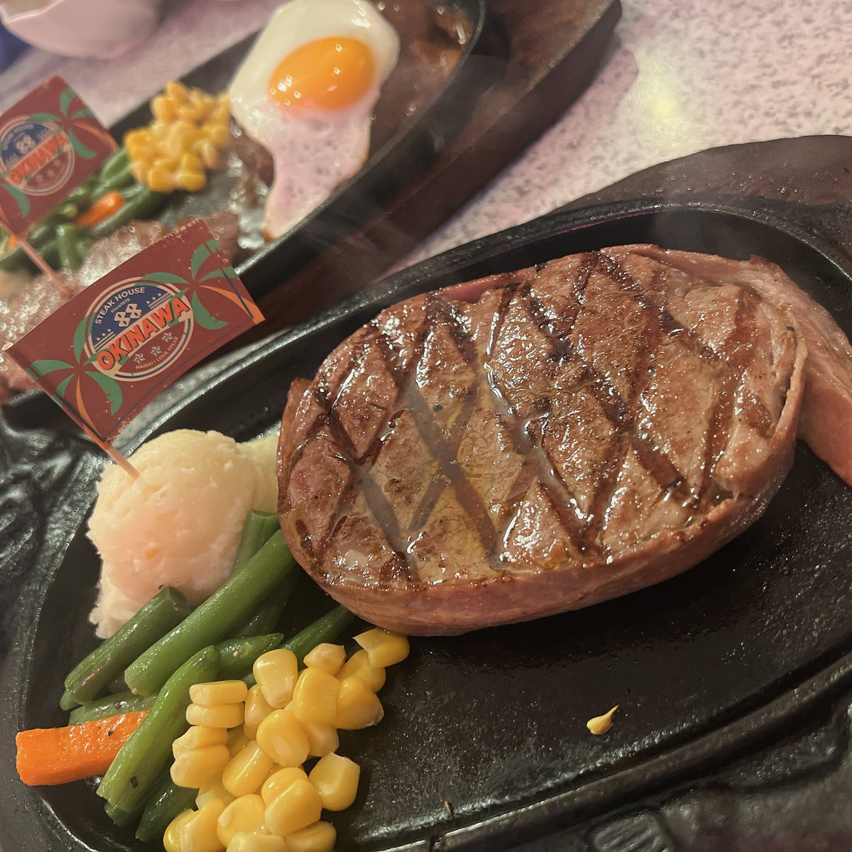 ppp_adventure01's tweet photo. これは人と分け合って食べた念願の88ステーキ🥩🔥 https://t.co/jlKJCIfuxL