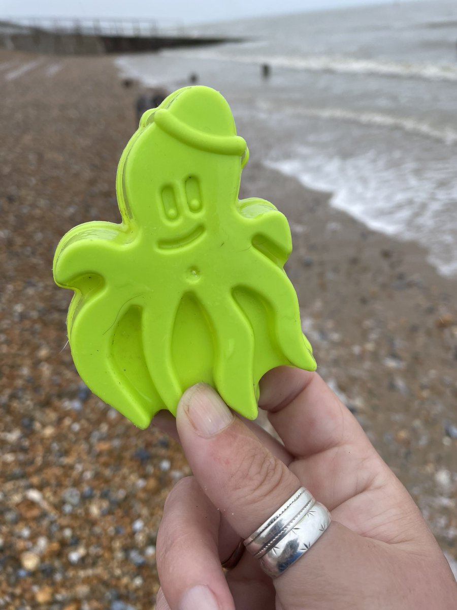 Found this happy chap this morning. How can an octopus in a bowler hat not make you smile? #beachclean @CornishSpliced @fstonehythedc #plastic #doingourbit