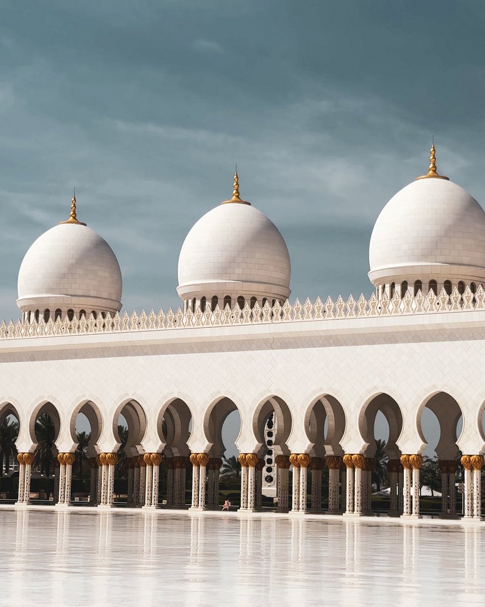 FSAbuDhabi's tweet photo. What captivates you the most about this magnificent landmark #InAbuDhabi, the Sheikh Zayed Grand Mosque? @szgmc_ae 🕌
📸: @im.nowhere
To plan your staycation, chat with us on the #FSApp.
#FourSeasons #FSAbuDhabi #TravelTuesday https://t.co/lvF7nAIeHy