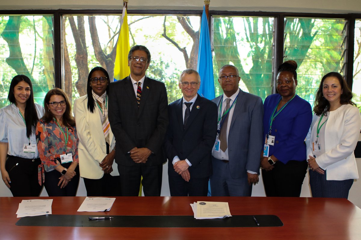 UNBiodiversity's tweet photo. Today, at the #NairobiMeetings, Acting Executive Secretary @hdavidcooper signed the Host Government Agreement for #COP16Colombia on behalf of @UNBiodiversity. Representing Colombia, H.E. Pedro León Cortes Ruiz, Ambassador of Colombia in Kenya, also signed the agreement. https://t.co/HZLBv1WG9u