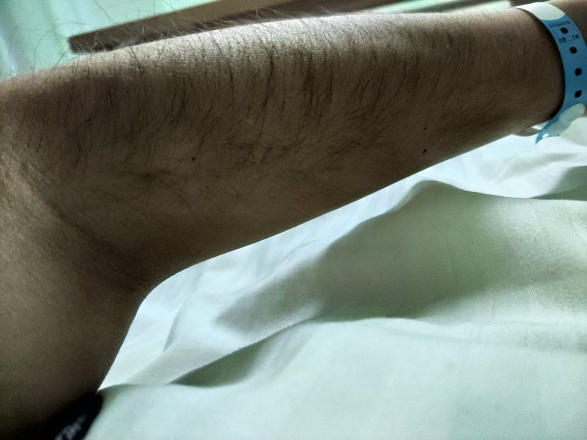 5月20日から検査と筋肉摘出で2～3週間ほど入院します。
その影響で雀魂参加型や三魔参加型に顔を出しませんので、よろしくお願いいたします。🙇‍♂️