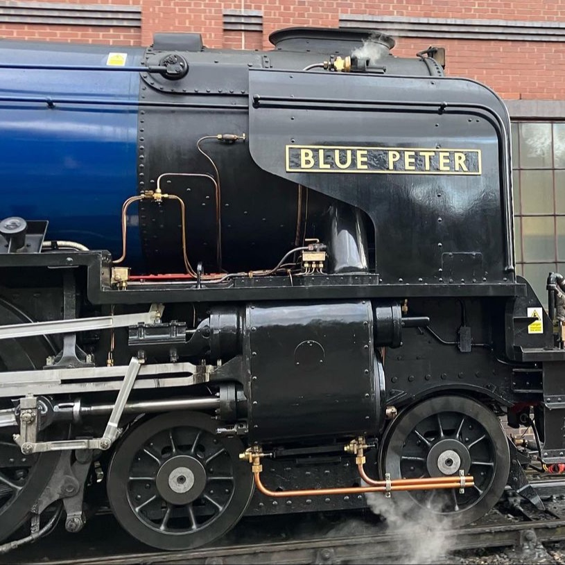 Standing as the sole survivor of the L.N.E.R. Class A2 Pacific, 60532 Blue Peter was once among the UK's most formidable express passenger locomotives. 🚂 Find out more about this locomotive here: steamdreams.co.uk/locomotives/ 📸 IG: midlands_steam #steamdreams