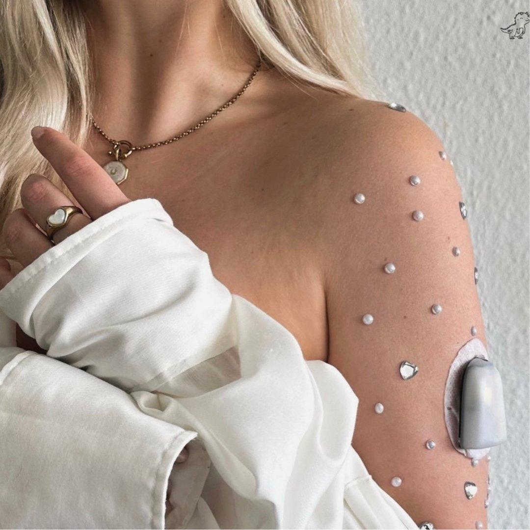 Insulet_UK's tweet photo. ”Shine so bright that can’t run from the warmth of your glow” 🌟 - Holly
#omnipod #insulinpump #tubelessinsulinpump #t1dlookslikeme #omnipodder #diabetes #diabetesawareness #podtherapy #t1d #diabeteswarrior #type1diabetes #podsquad https://t.co/9xSX44BJJO