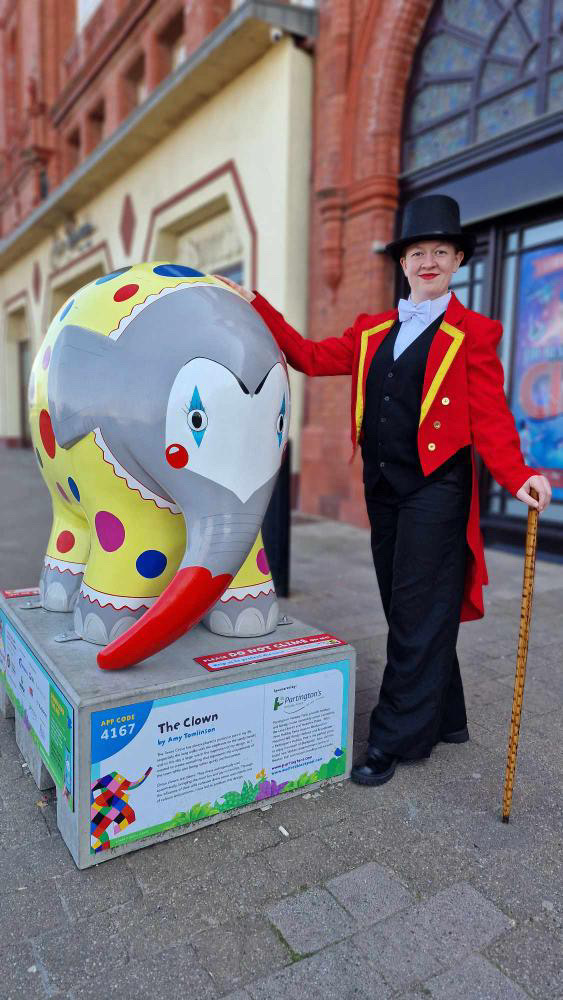 🐘🎪 Look who we spotted! Showtown's very own Ringmaster Christina who might remember taking her circus elephants down to the beach before the show at the Tower Circus! Here's one of her favourites – The Clown from @ElmerBlackpool. #ElmerBlackpool #Showtown #Blackpool #Circus