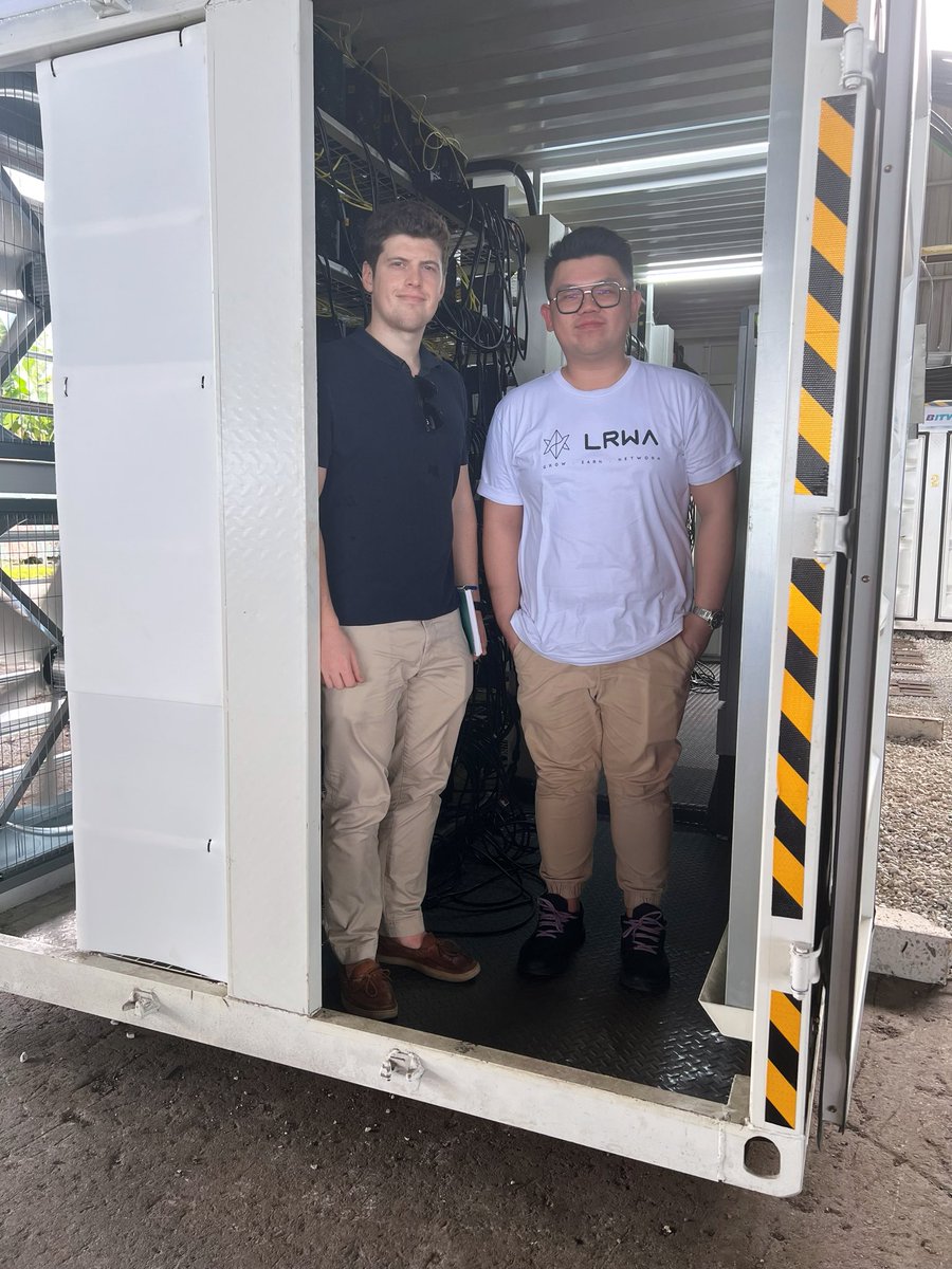 Lebornrwa's tweet photo. Welcome, Ryan Weeks, Senior Editor at @Bloomberg , to LeβBorn RWA (LRWA) mining site.
Our founder, Leo, is excited to share insights about the future of Legal Crypto Mining and Real World Assets (RWA) with Ryan. π
#legalmining #bitcoin #viabtc #lebornrwa #rwa #realworldasset https://t.co/8bNFTd3sc6