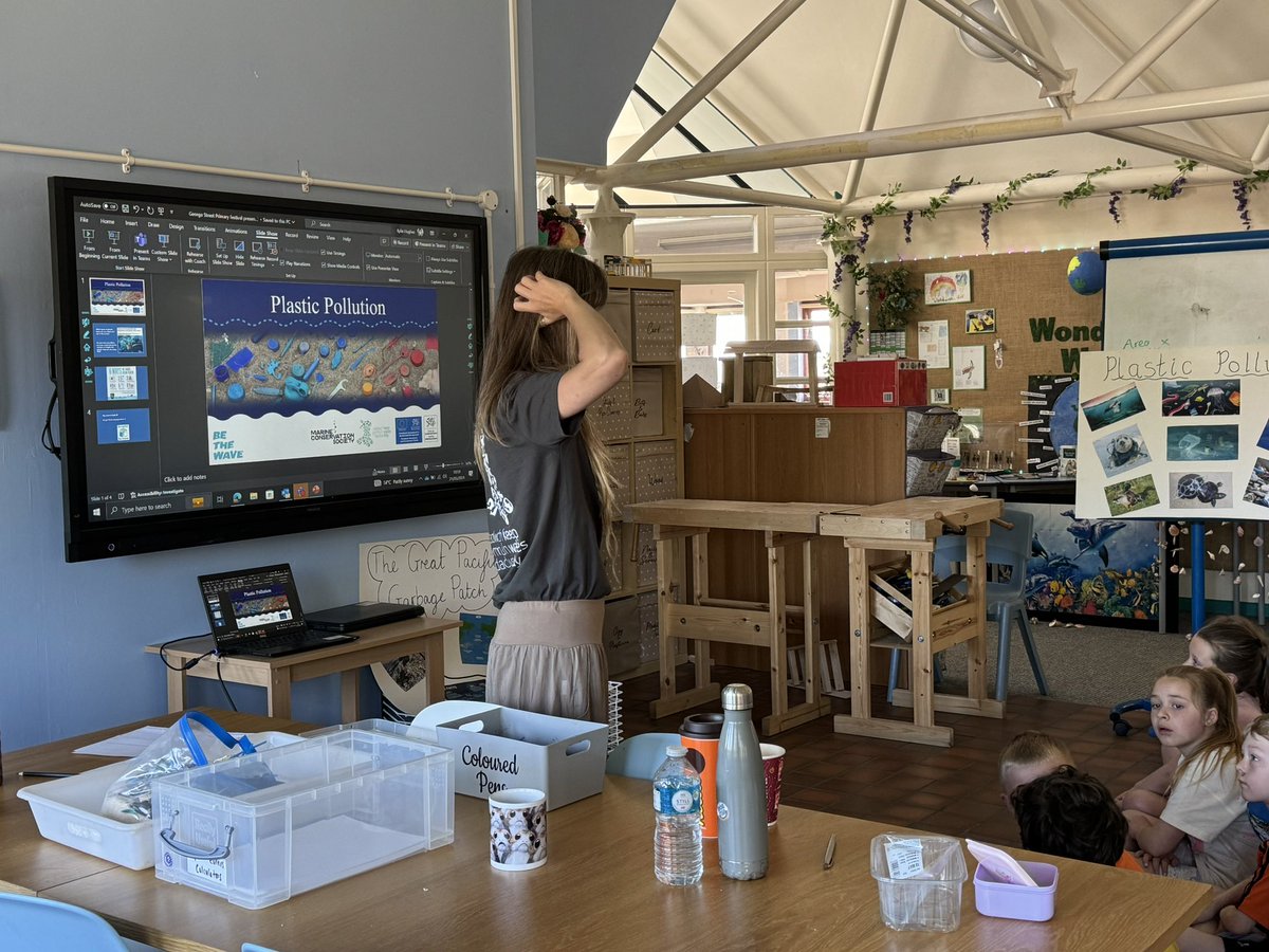 Miss Davies & Mrs Field tweet media