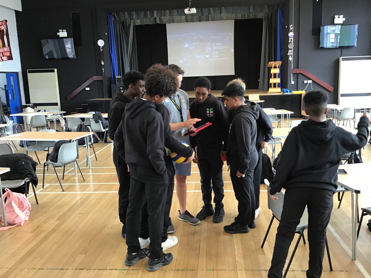 STEM in Sport day was a success with 50 S2 pupils projects getting put through for @CRESTAwards.Pupils experienced Microbits to measure kick strength,VR headsets in cycling ,3D printing in climbing and using video analysis in training for golf acquisition -thanks to @MrStewart_PE