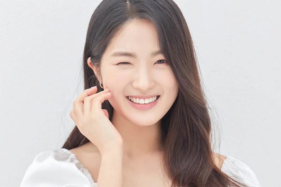 soompi's tweet photo. #KimHyeYoon To Guest On Yoo Jae Suk And Yoo Yeon Seok's Variety Show "#WheneverPossible"
https://t.co/BlmJhoUc7o https://t.co/aUjn0yf9nD