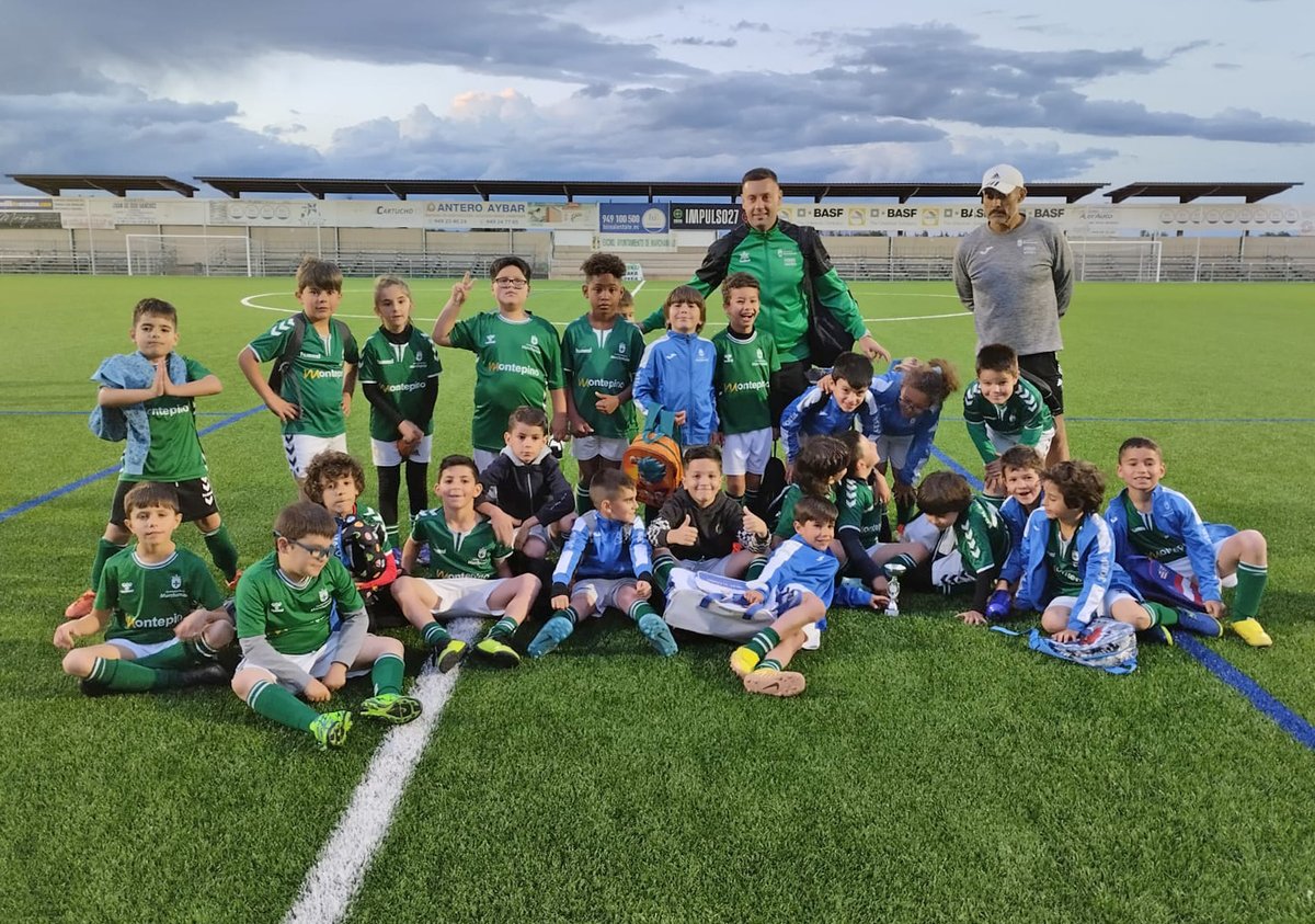 🏆 GANADORES DEL LUNES: 

Categoría Infantil B:
🥇 EDM Marchamalo (David)
🥈 Dínamo Guadalajara  

Categoría año 2016:
🥇 Atlético Guadalajara
🥈 EDM Marchamalo

ÁLBUM DE FOTOS:
➡️ facebook.com/media/set/?van…