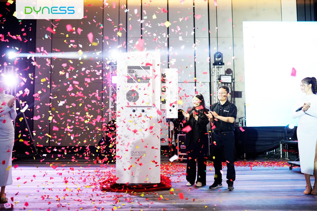 ✨ Dyness rocked the house at the #LightOfTomorrow event, teaming up with @Solis, @IanSolar and @JASolar. 🤩Dyness' hot new HV air cooling industrial energy storage system BF100F became the star of the event！ #LightOfTomorrow #CleanEnergyRevolution #DynessEnergy