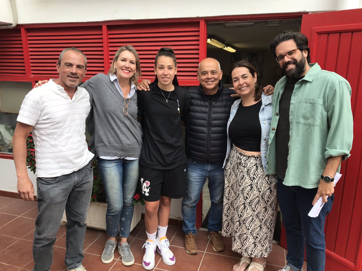 Juan A. Domínguez (@jads1960) on Twitter photo Visita deseada en el Dpto de Ciencias <a href="/ColeHeidelberg/">Colegio Heidelberg</a> de nuestra alumna <a href="/paula_coba113/">paula_coba</a> Seguro que en poco tiempo ya te vemos jugando en la liga F de máxima categoría del fútbol femenino. Ha sido un placer tenerte como alumna de Química, en la distancia. Mucha suerte en la PAU.😘 Visita deseada en el Dpto de Ciencias <a href="/ColeHeidelberg/">Colegio Heidelberg</a> de nuestra alumna <a href="/paula_coba113/">paula_coba</a> Seguro que en poco tiempo ya te vemos jugando en la liga F de máxima categoría del fútbol femenino. Ha sido un placer tenerte como alumna de Química, en la distancia. Mucha suerte en la PAU.😘