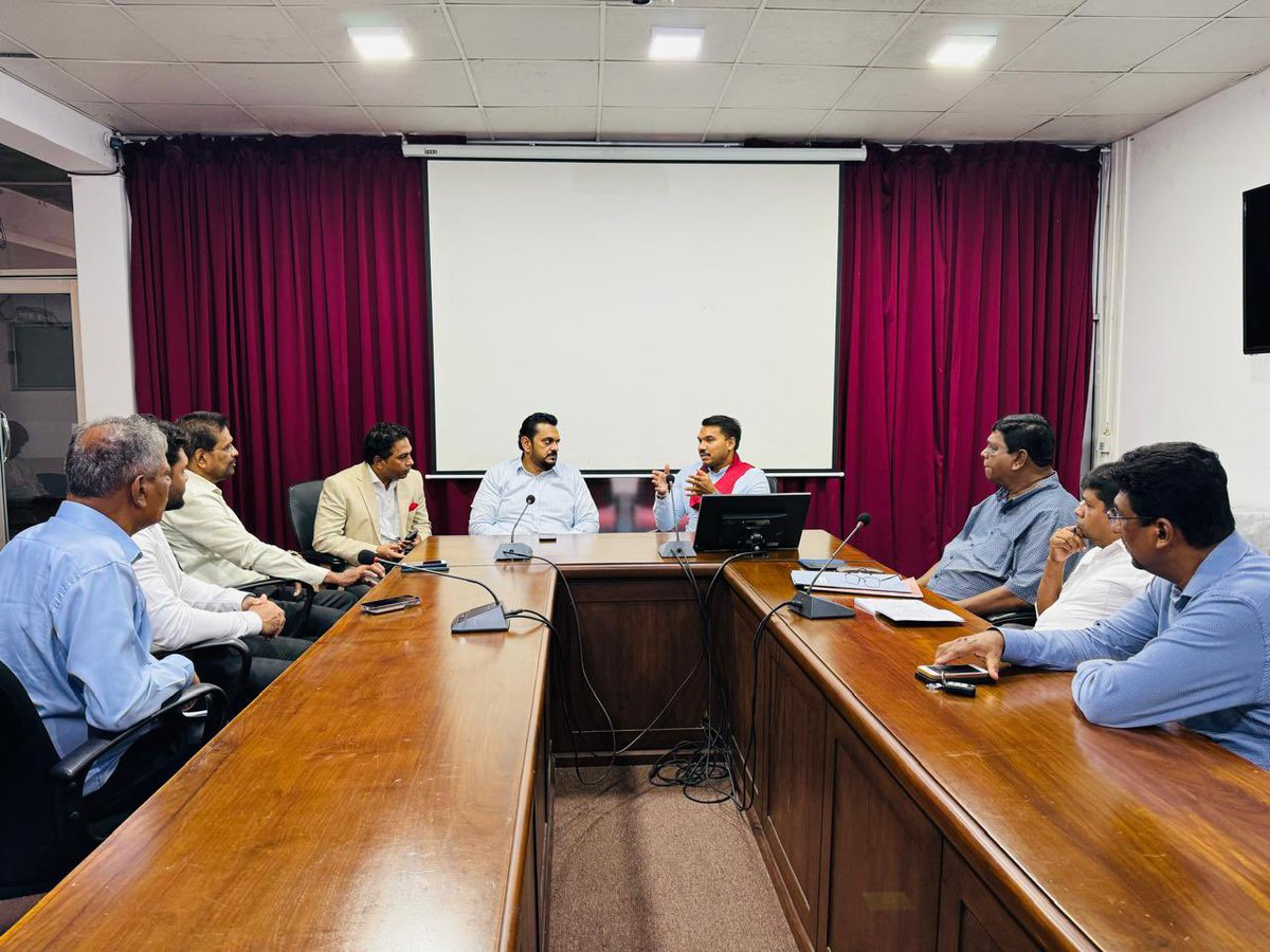 Had a productive discussion today about the future activities of the #SLPP Business Front, chaired by State Minister Hon. Shashendra Rajapaksa.