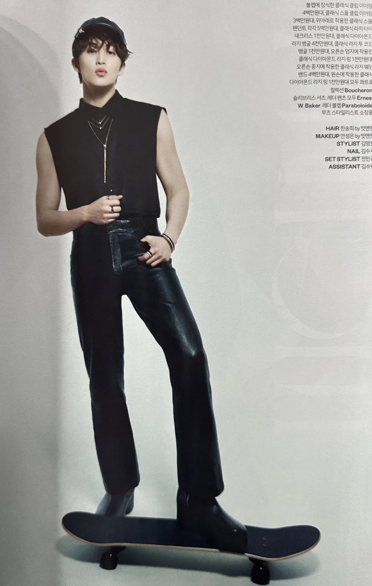 마크 코스모폴리탄 화보 
미침 

#마크 #MARK 
#MarkLeeXBoucheron 
#MarkLeeXCosmopolitanKR