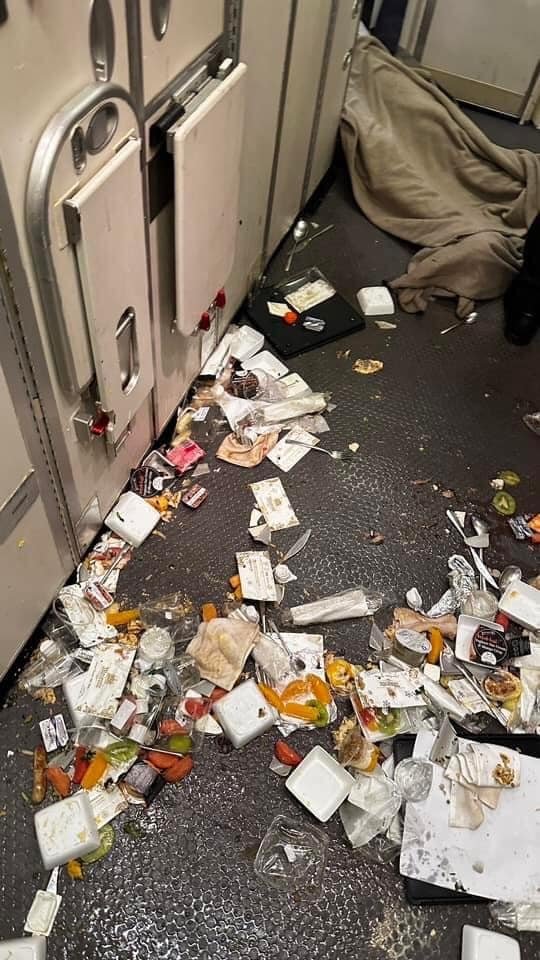 fl360aero's tweet photo. A Singapore Airlines Boeing 777-312(ER) aircraft (9V-SWM) operating flight SQ321 from London (LHR) to Singapore (SIN) hit an air pocket and made an emergency landing at Suvarnabhumi Airport, Bangkok (BKK) at 3:34 pm today. Initial reports indicate 20 people were injured.

#incident #aircraft