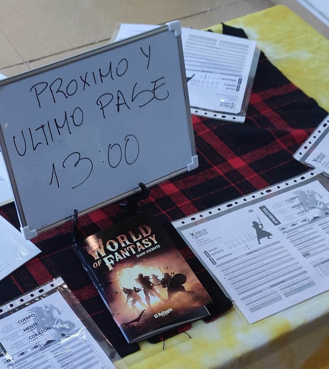 sakaojos's tweet photo. La temática y enfoque de la aventura lo hice con un hilo argumental y creo que fue un error, cada grupo compartía con el siguiente sus descubrimiento sobre la mazmorra.
Cara a futuro enfocaré la actividad a diferentes escenas y mundos para todos los gustos. https://t.co/Ps07M1hYW4